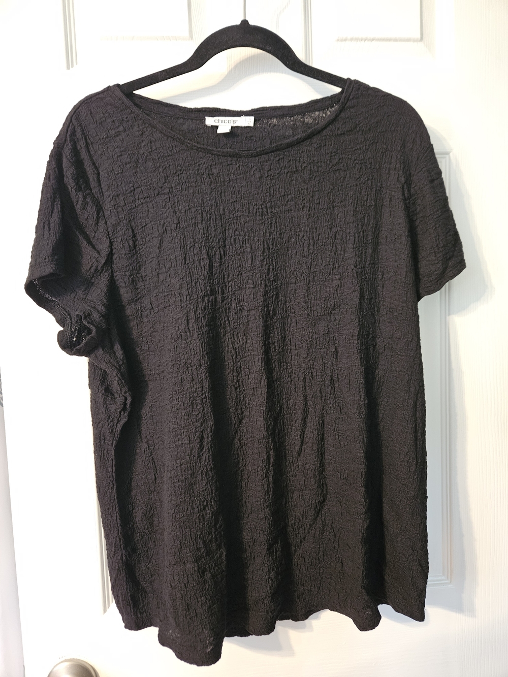 Chico's Black Crinkled Short-Sleeve Tee